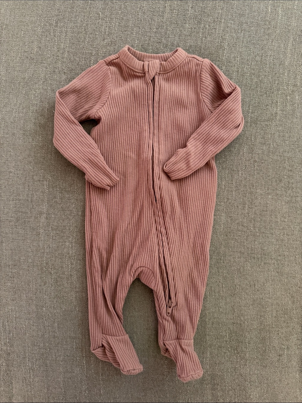 Old navy baby ribbed footy pajamas. Size NB
